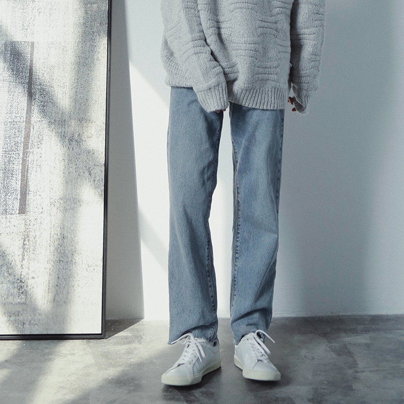 衣疫 干净简约的浅蓝水洗牛仔裤显瘦版型牛仔长裤