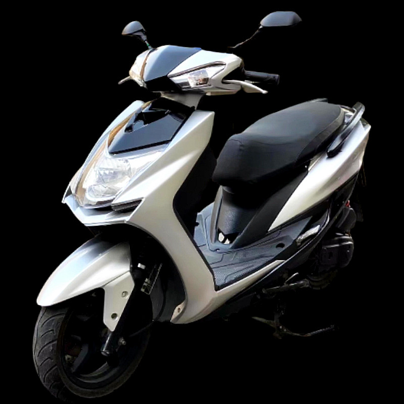 原装雅马哈劲战四代目125cc摩托车女装燃油冲程踏板车摩托车整车