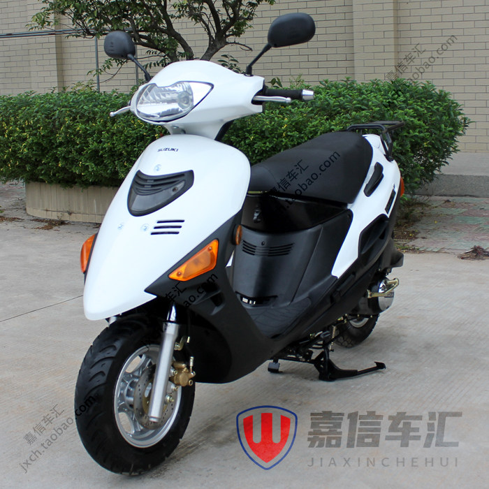 二手原装铃木海王星125cc冲程燃油助力代步男女摩托车整车