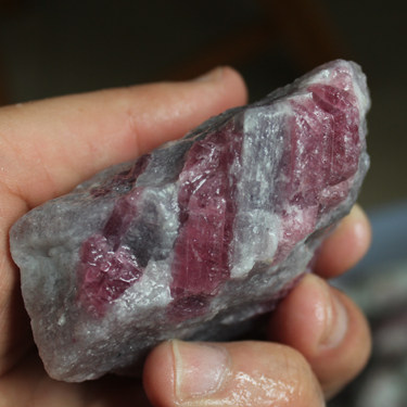 碧玺千蕊天然把玩玫红原石毛料梅花原料原矿摆件