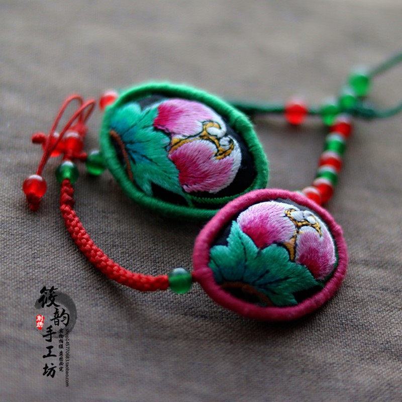 民族风原创刺绣手链手腕饰品手工编织红绳玉髓手手链