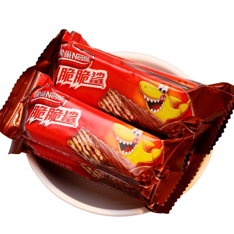 雀巢脆脆鲨巧克力威化夹心饼干500g散装儿童零食结婚喜糖批发包