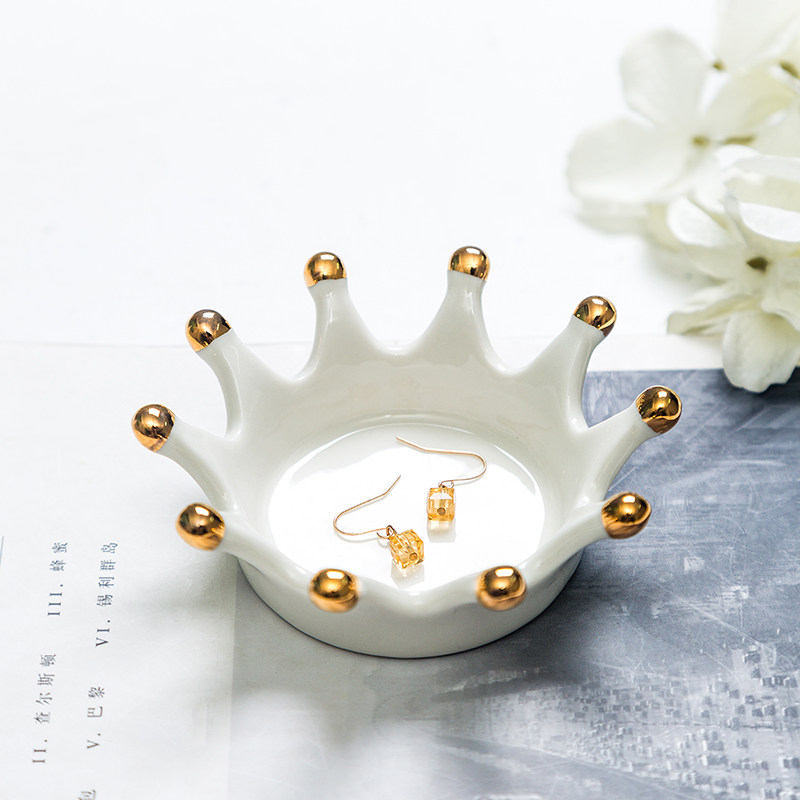 欧式简约现代客厅桌面梳妆台创意装饰品陶瓷皇冠摆件