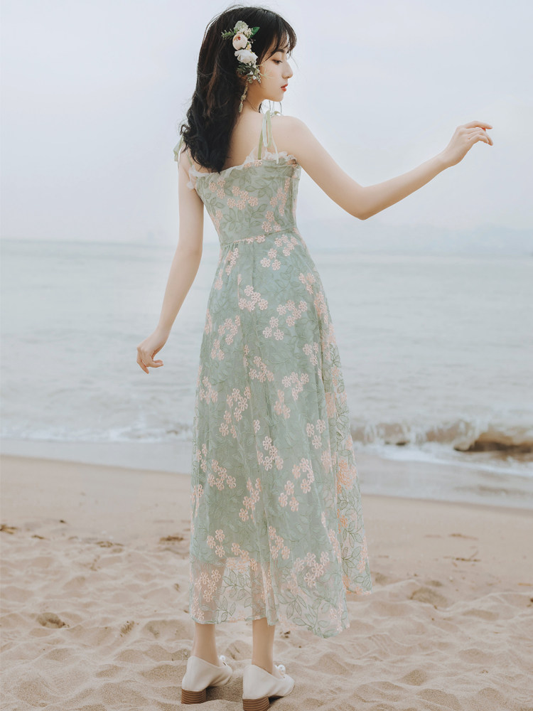 egg法式初恋吊带夏天显瘦长裙子仙女超仙森系甜美桔梗碎花连衣裙