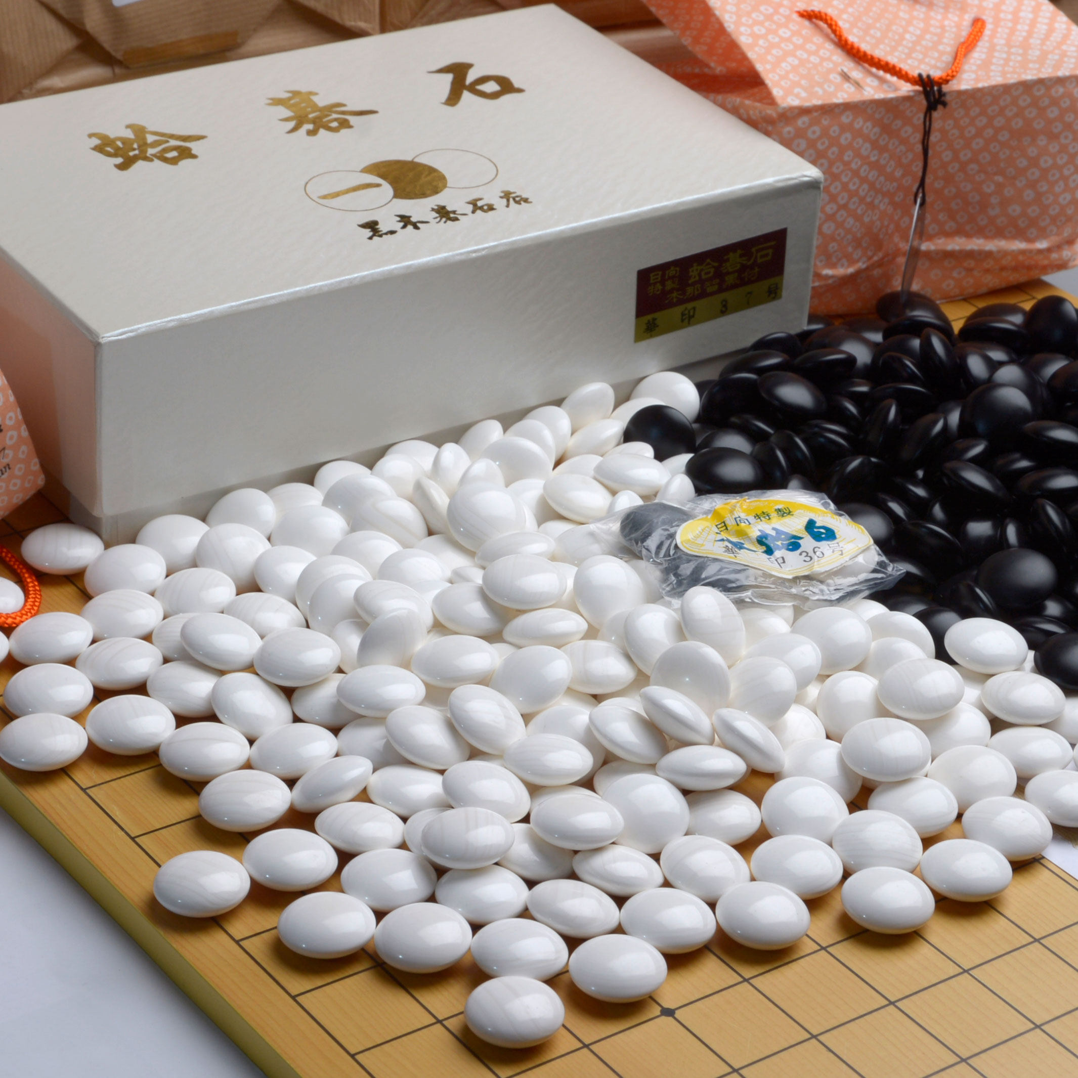 日本黒木蛤碁石日向2530363841号雪印华印贝壳围棋桐木箱小川