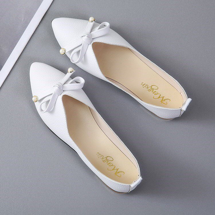 春夏季女士小白鞋小白瓢鞋浅口平底尖头鞋黑白色单鞋