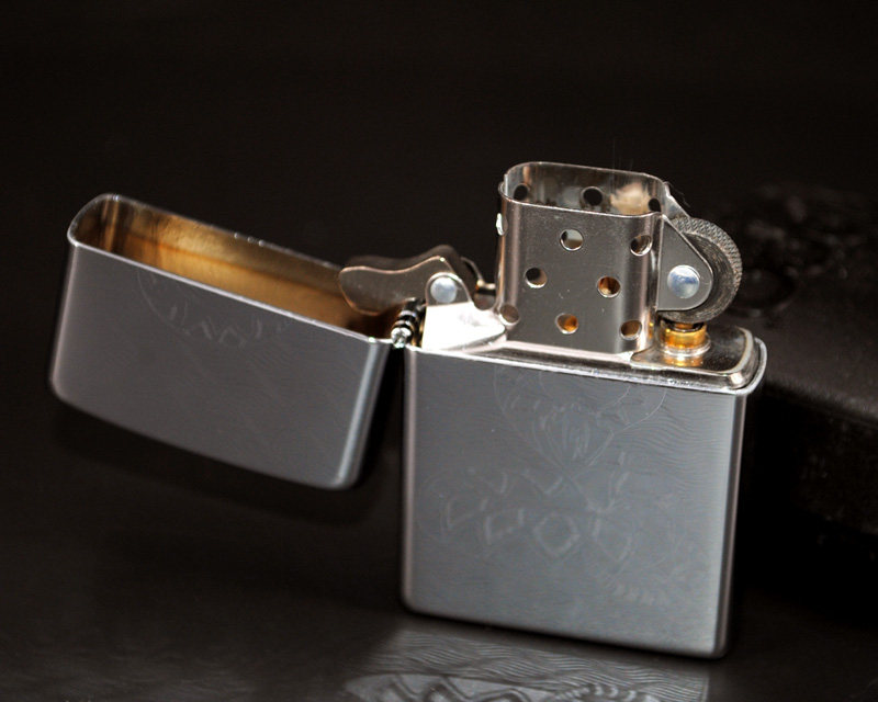 原装正品zippo芝宝打火机绝版收藏2003年镀铬镜面zippo