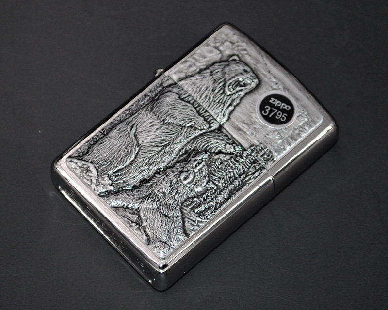 原装正品zippo芝宝打火机2018年镀铬拉丝格斗浮雕zippo