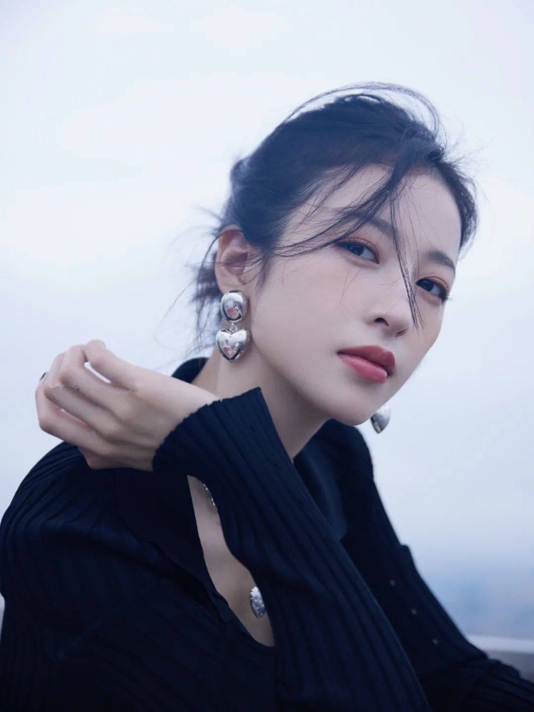 周雨彤秋新polo气质法式显瘦2021上衣针织衫黑色毛针织衫