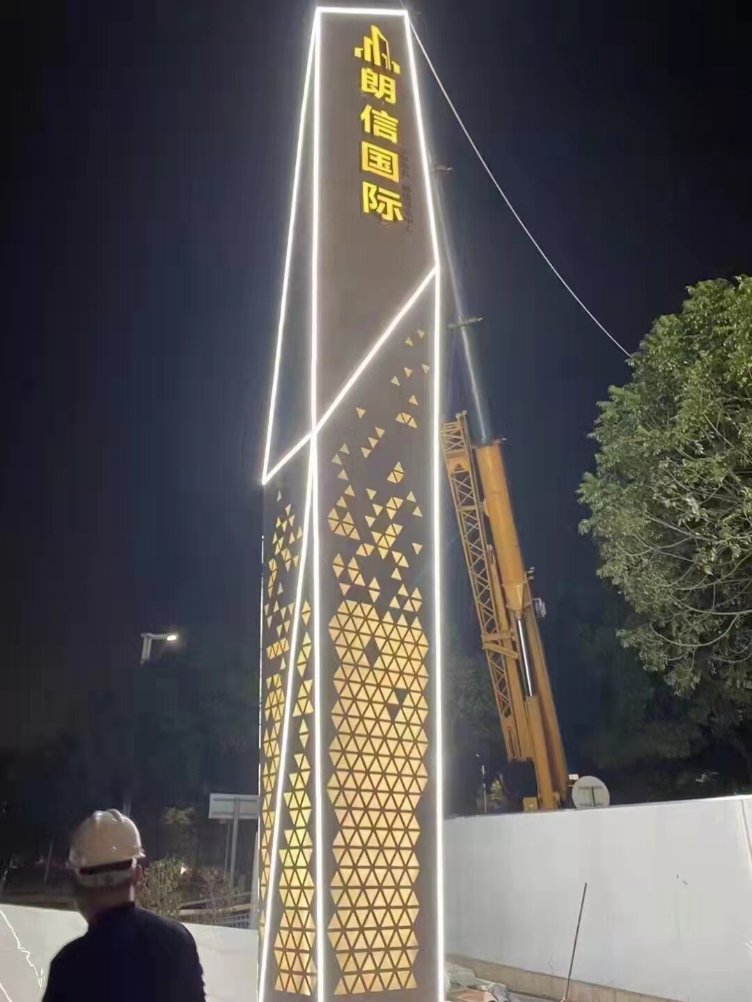 镂空软膜卡布户外门头灯箱精神堡垒不锈钢迷你灯箱