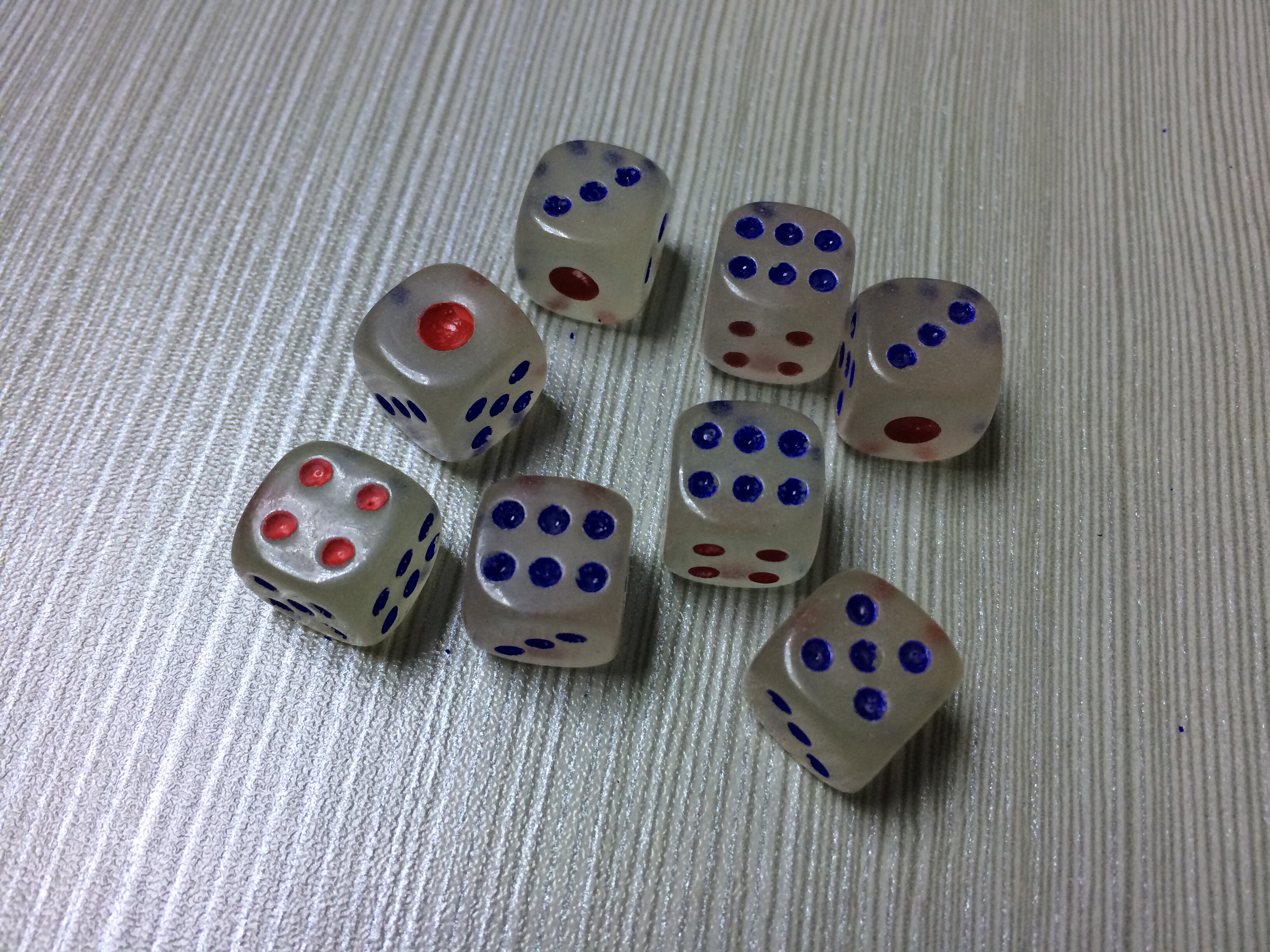 骰子新款16mm圆角夜光金点夜场酒吧ktv16号色子