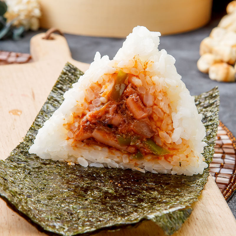 京鲁远洋饭团即食香辣鱿鱼丁日本速食便利店三角饭团海苔日式包饭