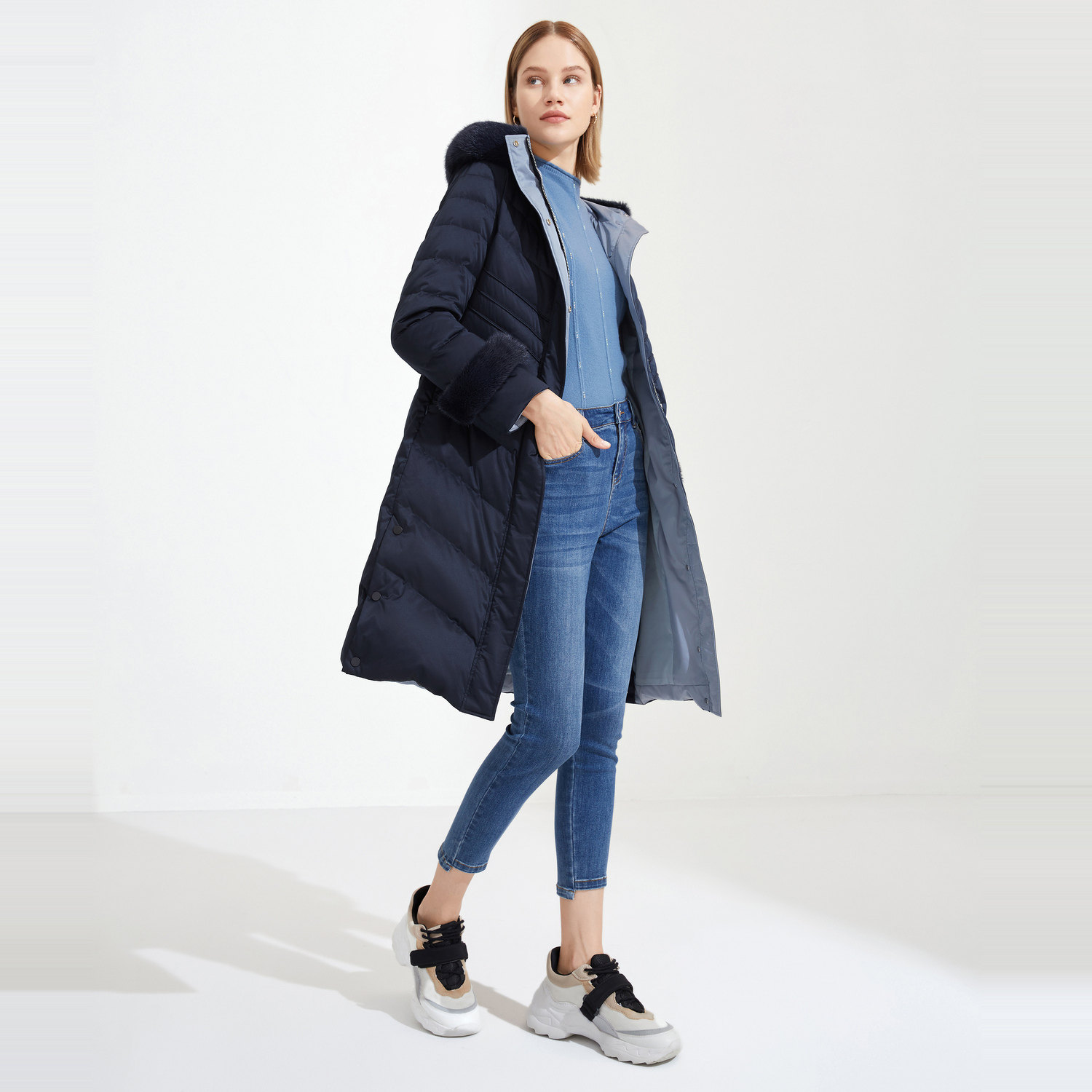 juzui玖姿女装冬装连帽水貂毛领长款外套女白羽绒服