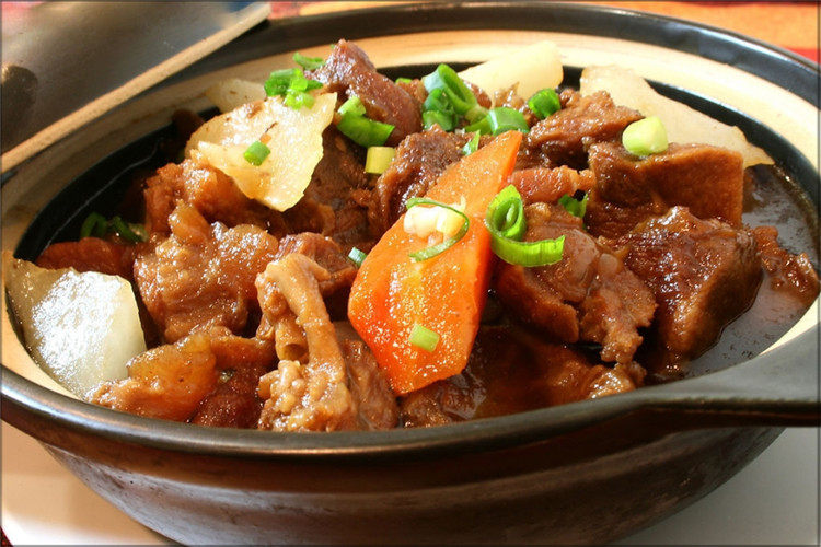 牛腩原汁餐厅酒店特色食材五香熟食萝卜炖牛牛腩