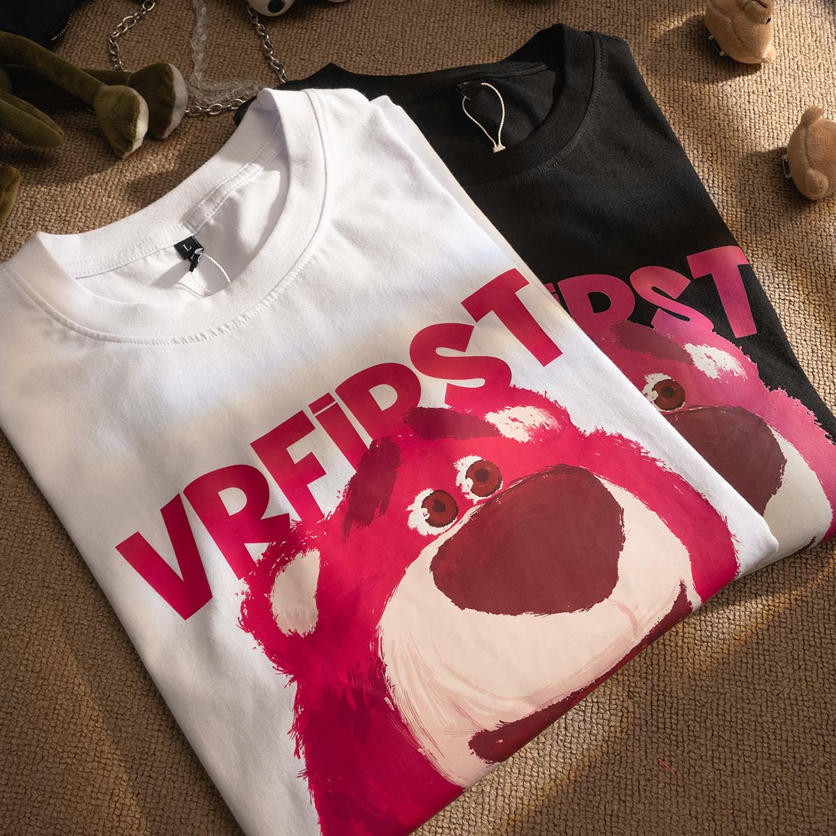 UXEIS可爱草莓小熊T恤男女短袖夏季2022新款半袖宽松情侣T恤纯棉