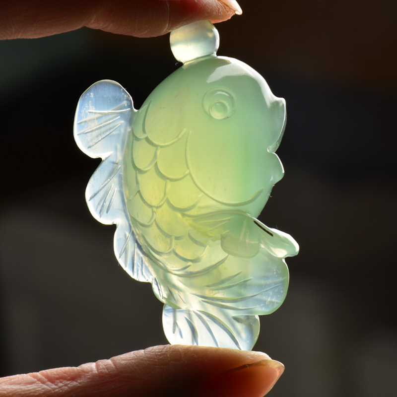 小鱼吊坠天然岫玉鲤鱼手工雕刻挂件年年有余玉石颈饰