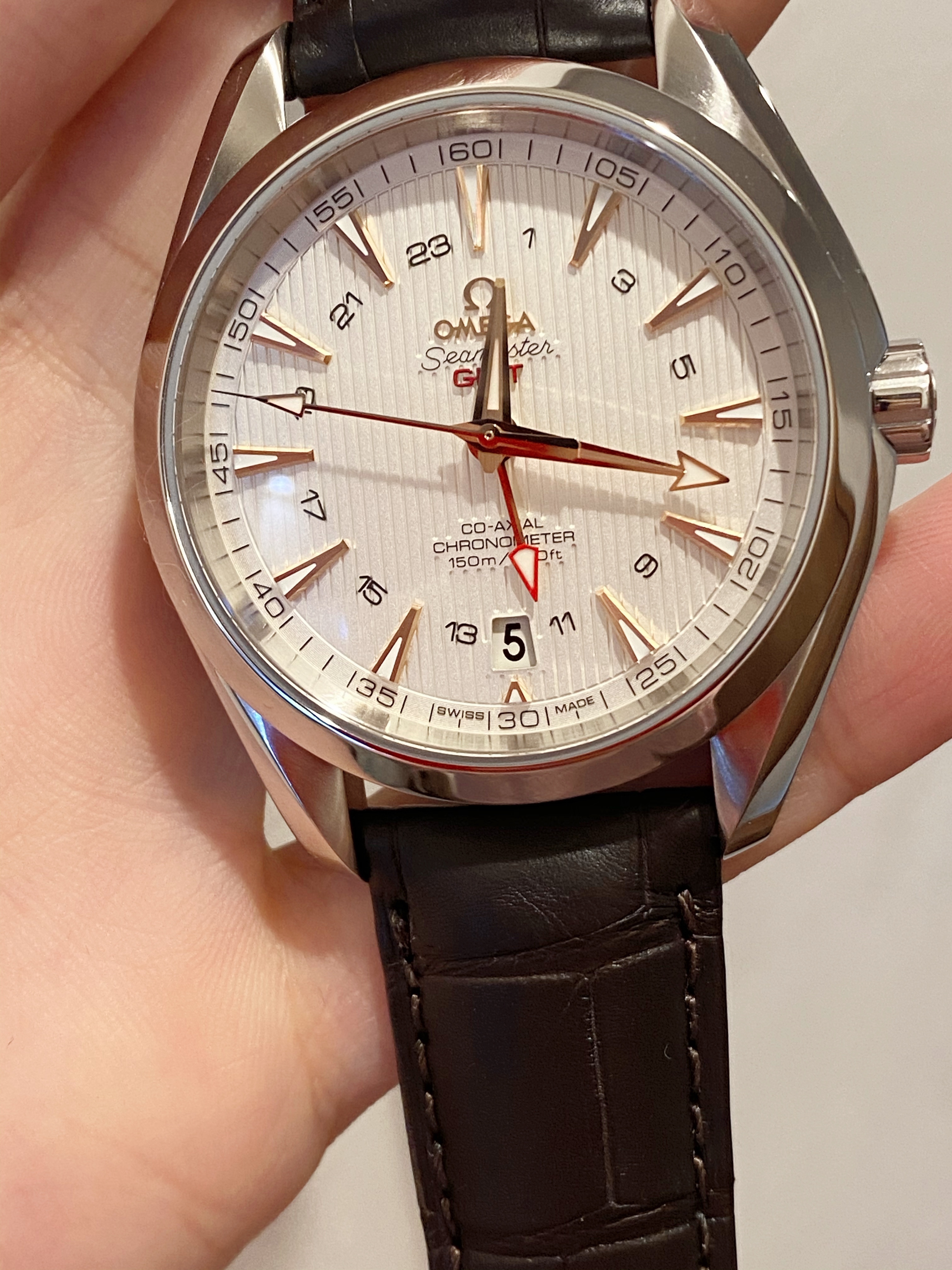 欧米茄海马 GMT 皮带机械男表 231.13.43.22.02.004 全球联保