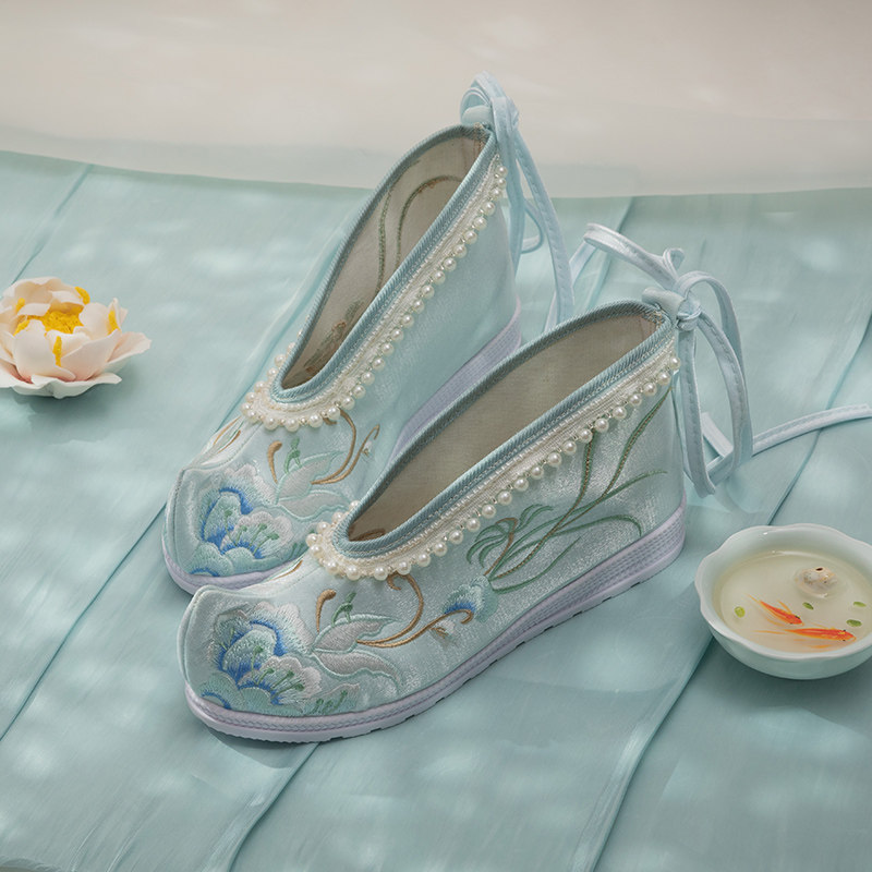 汉服鞋子搭配宋制女弓鞋古风串珠绣花鞋翘头淡雅布鞋