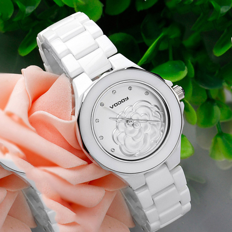 手表女粉红色陶瓷小香时尚潮流休闲防水贝母大表盘石英气质时装表