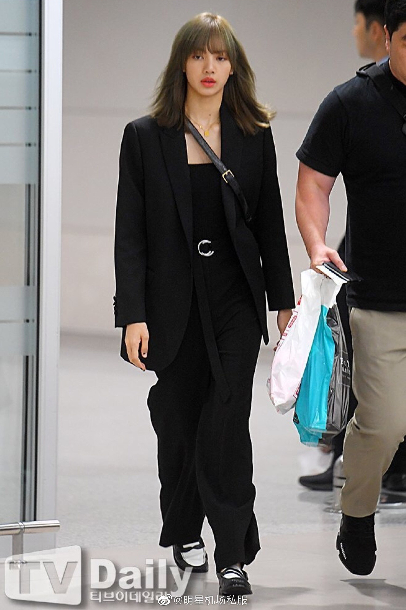 定制blackpink女团lisa韩国明星黑色oversize宽肩西服休闲西装