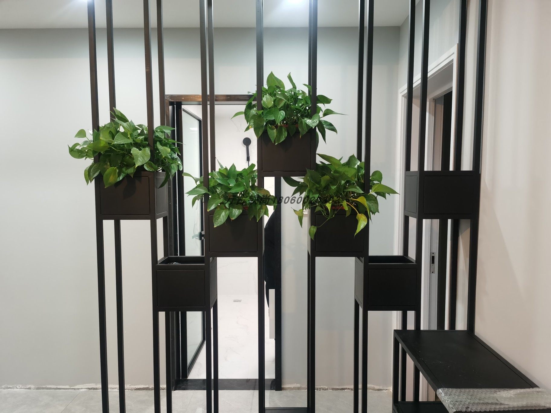 办公入户窗花格栅金属隔断屏风装饰绿植置物办公屏风