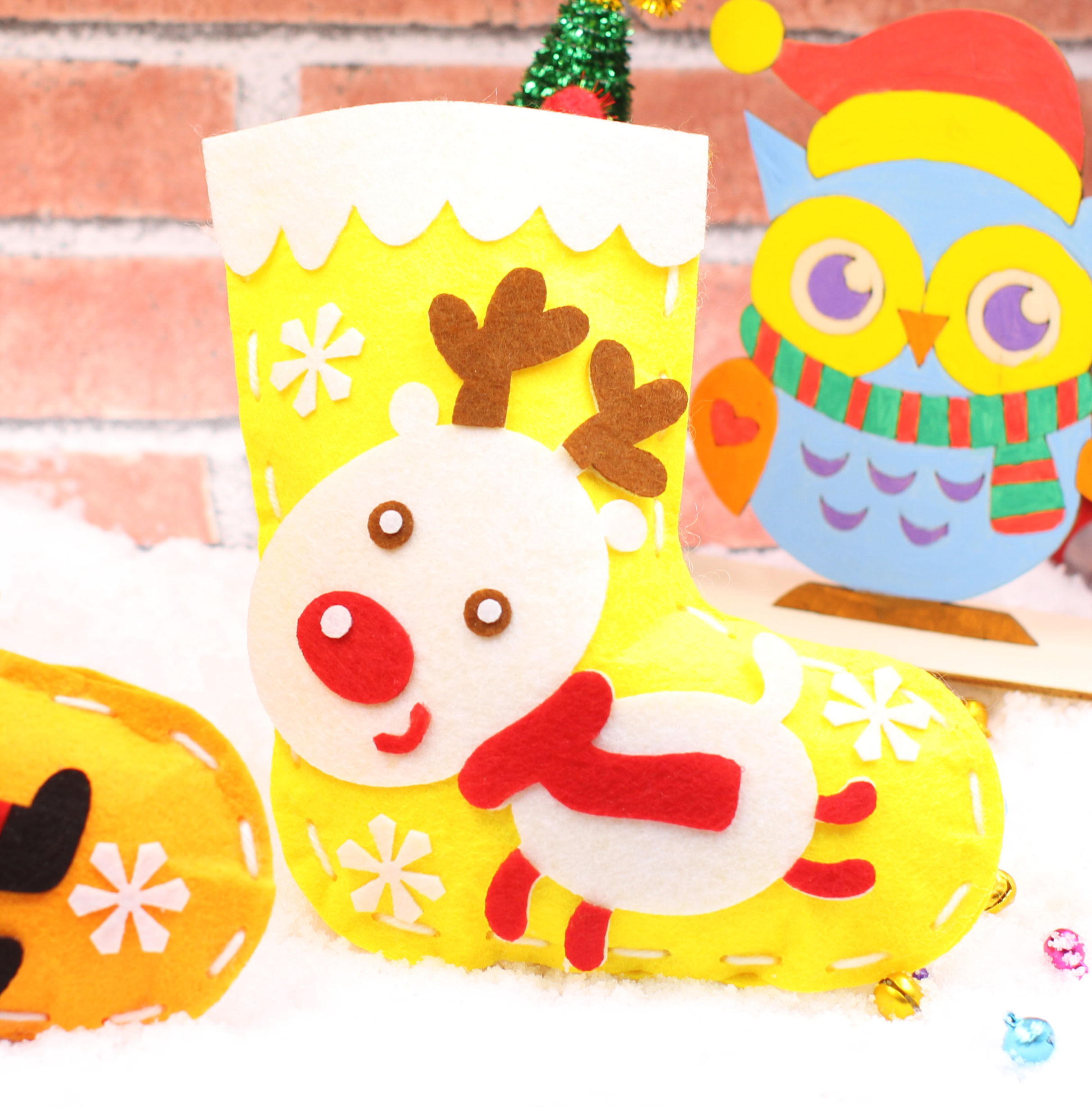 圣诞节儿童圣诞袜子礼物袋不织布幼儿园手工创意粘贴类