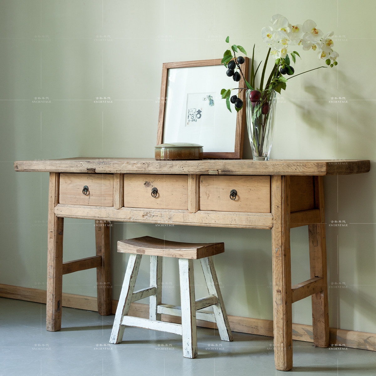 古朴手艺老松木家具门板简约三屉桌子实木玄关供桌
