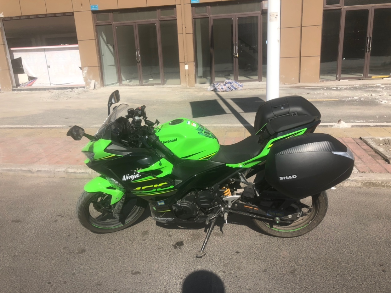 适用ninja400川崎z400夏德shad边箱尾箱尾架边架支备护摩托车尾箱