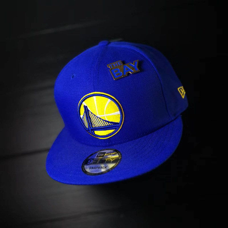 现货市井nbane美版金州勇士队弯檐徽章平檐开口帽子