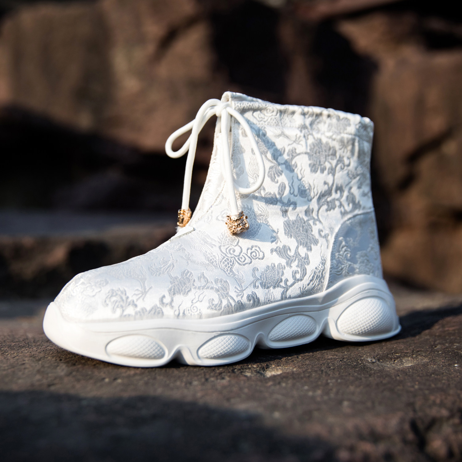 中国国风男鞋秋冬复古官靴古代民族风刺绣个性高帮鞋