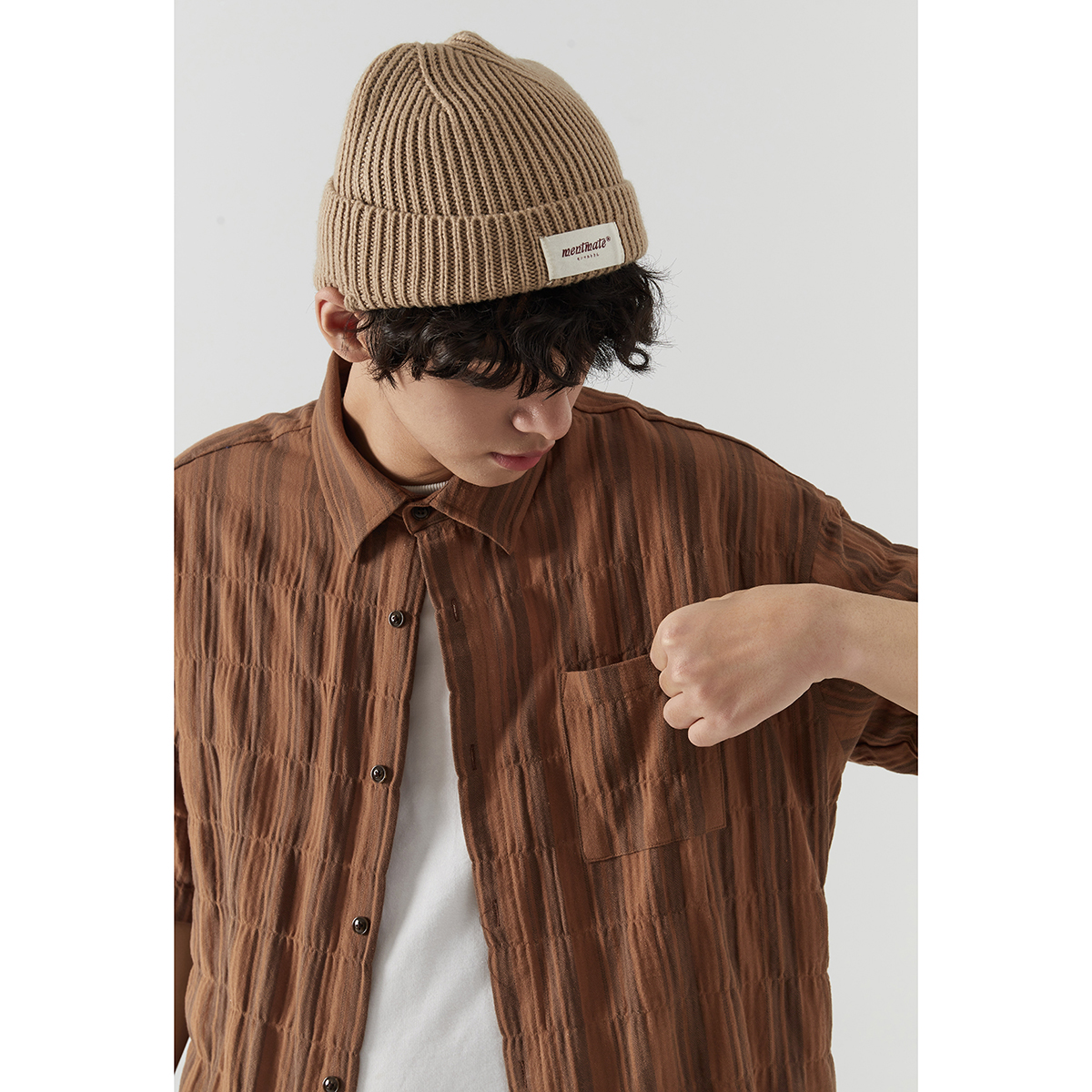 Mentmate 21SS/微弹褶皱设计条纹短袖衬衫男 日系复古榛果棕 衬衣