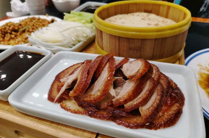 北京紫光园精品烤鸭现烤不腻熟食即食薄饼酱料传统中式糕点