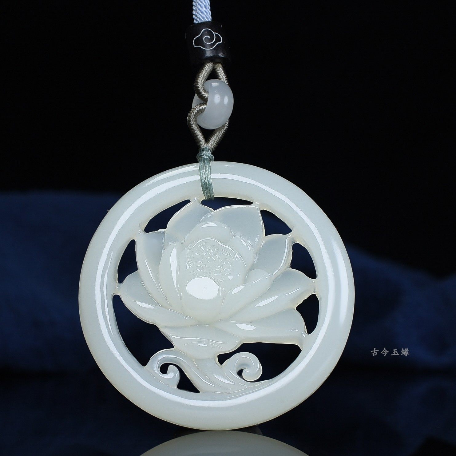 莲花吊坠天然和田玉莲挂件女款花开富贵玉石毛衣颈饰