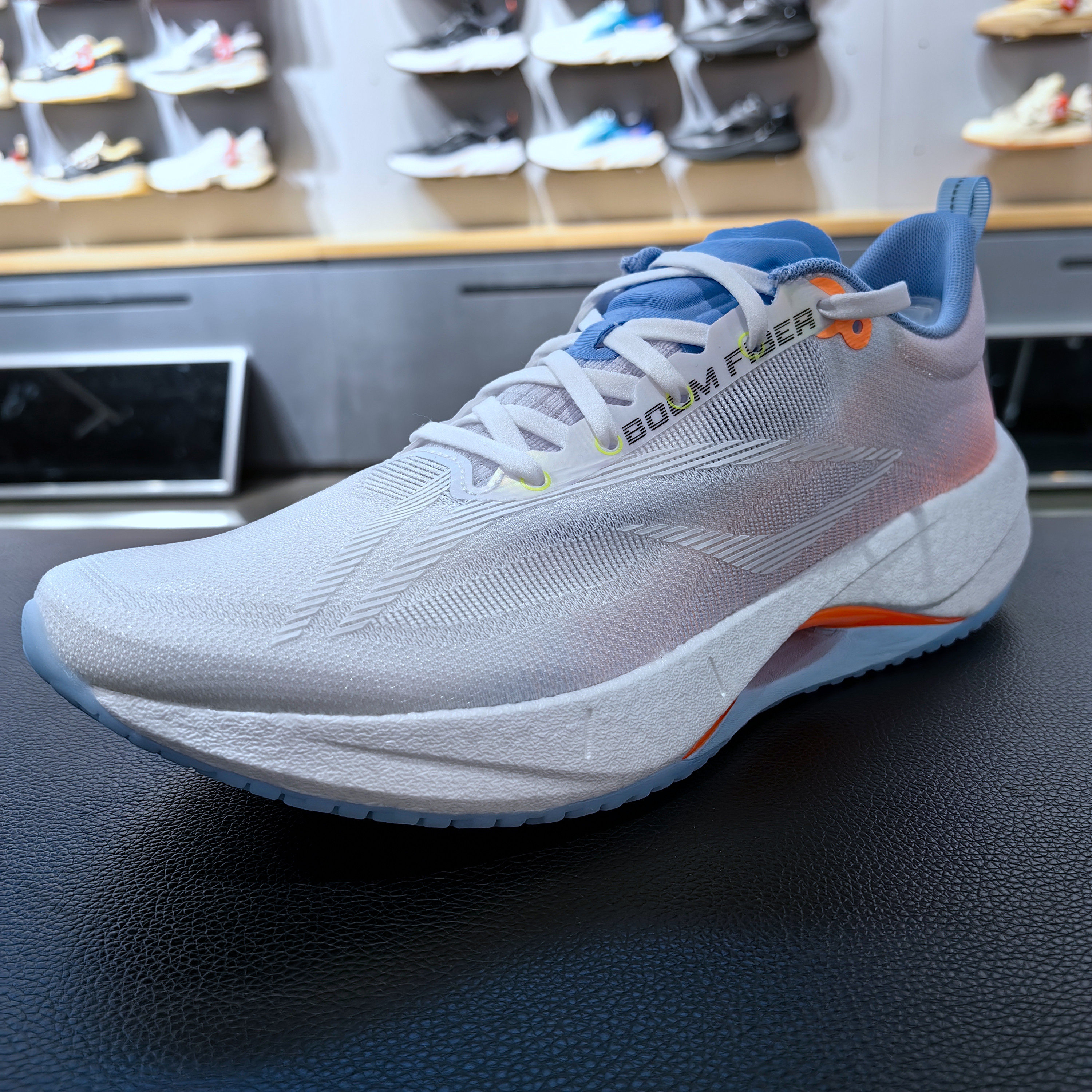 亲测~跑鞋轻质缓震高回弹李宁-来自【聚冠体育正品虎扑识货】