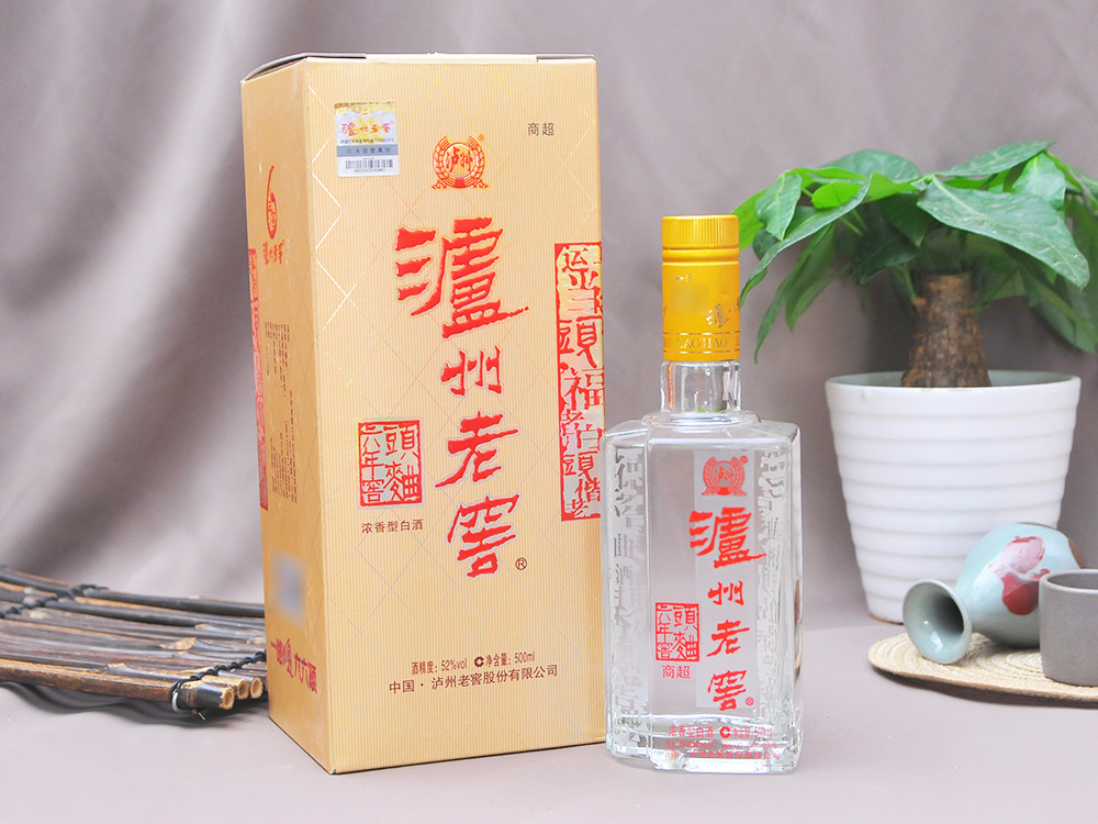 泸州老窖52度六年窖头曲500ml白酒
