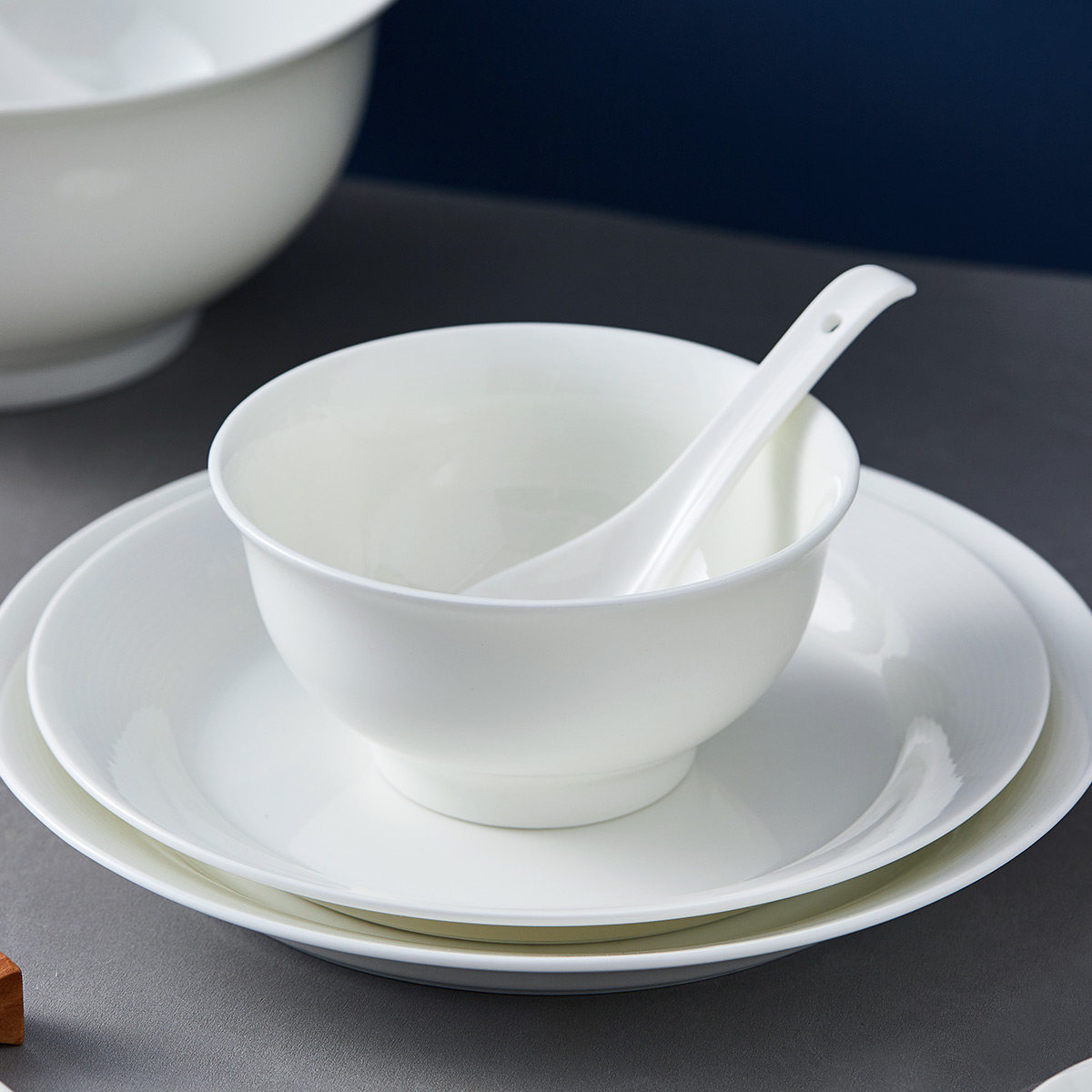 套装松发陶瓷碗碟家用简约白瓷餐具瓷碗吃饭餐具瓷器套装