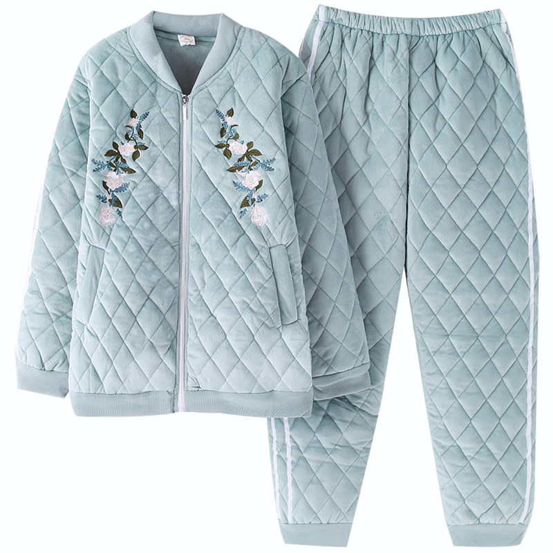 > 森羚羊家居服饰 > 冬季中老年人三层加厚珊瑚绒夹棉睡衣中年女士