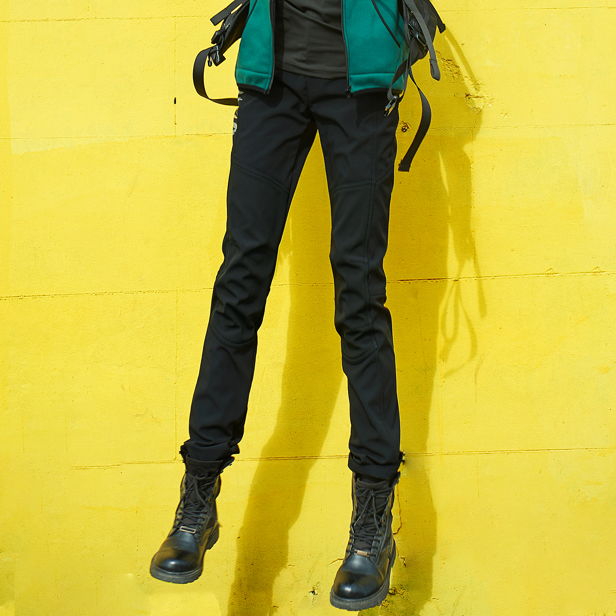 北京森林户外原创秋冬新品显瘦弹力防风防泼水抓绒软壳冲锋裤女式