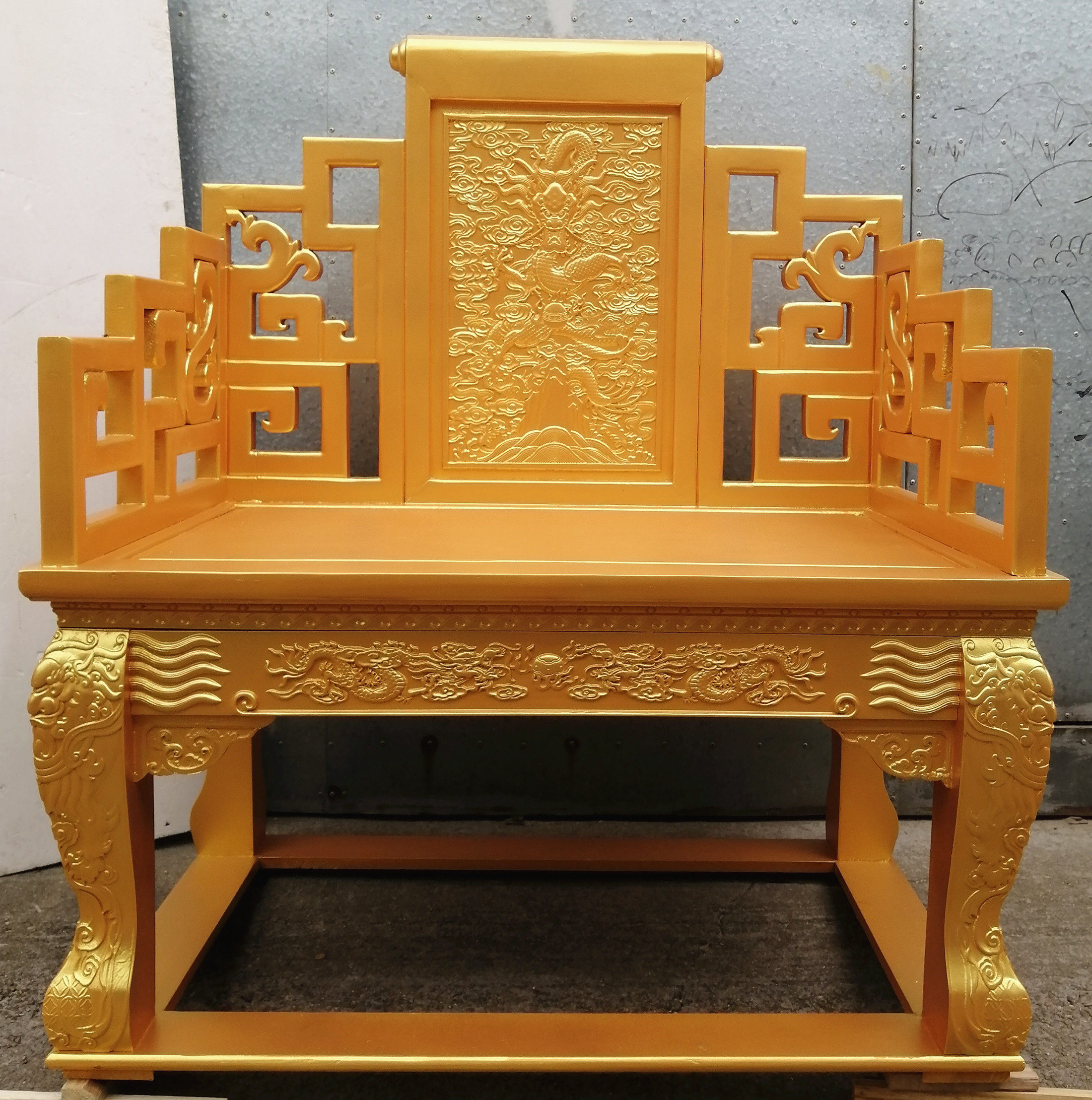 宝座龙椅皇上龙床雕龙金色黄金色皇帝仿古明清圈椅