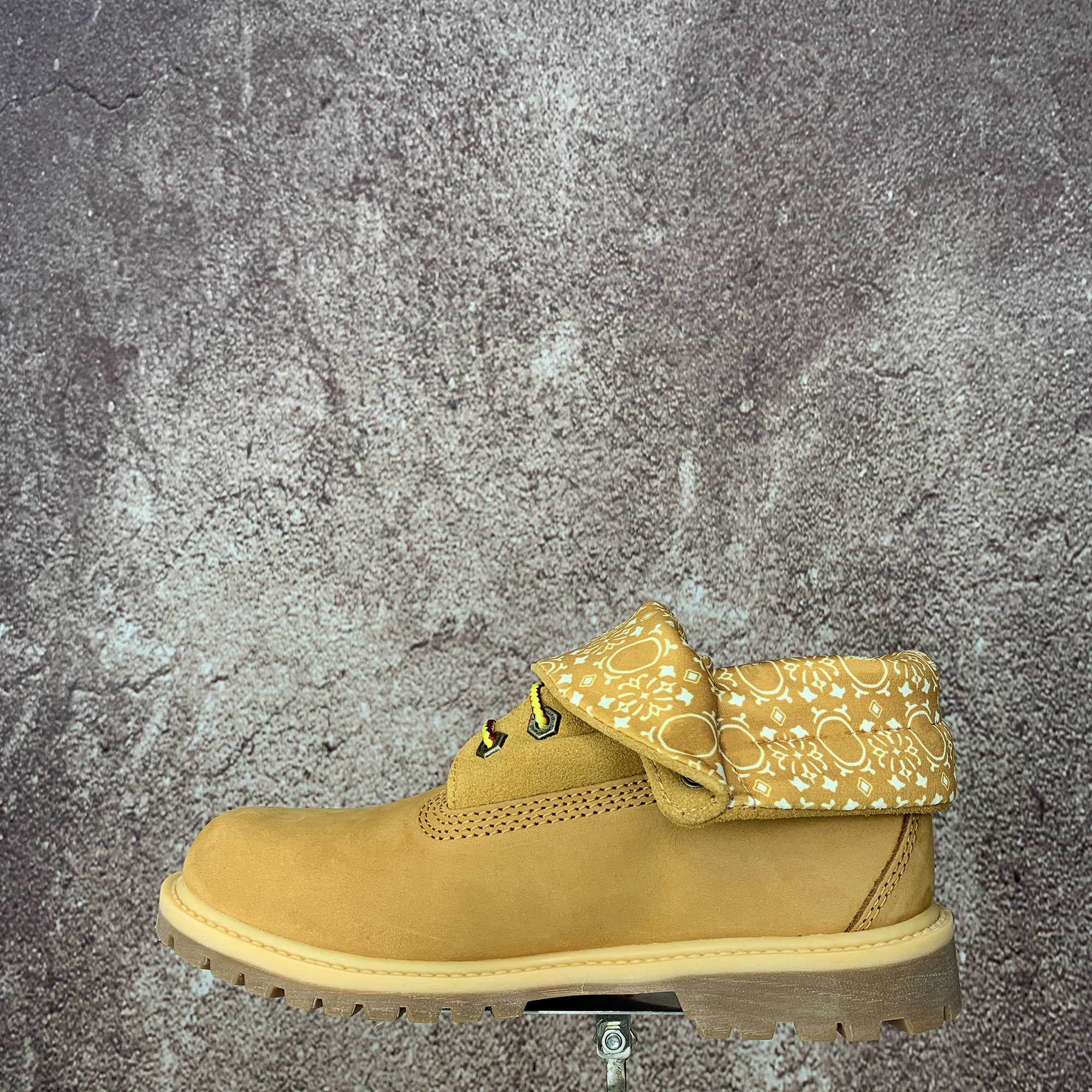 工装女款经典翻筒小黄头层牛皮大黄女鞋刺绣时装靴