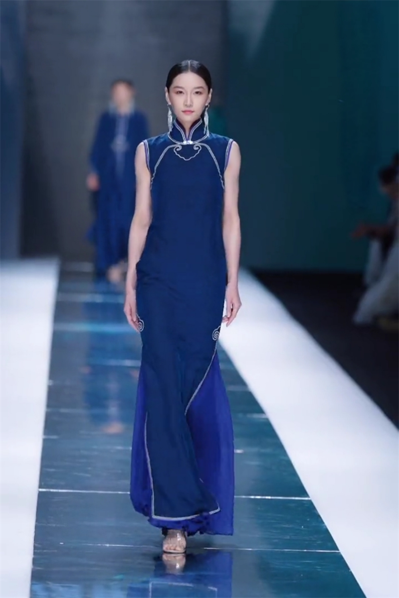 抖音中国超模同款春夏季新女潮流气质时尚修身旗袍