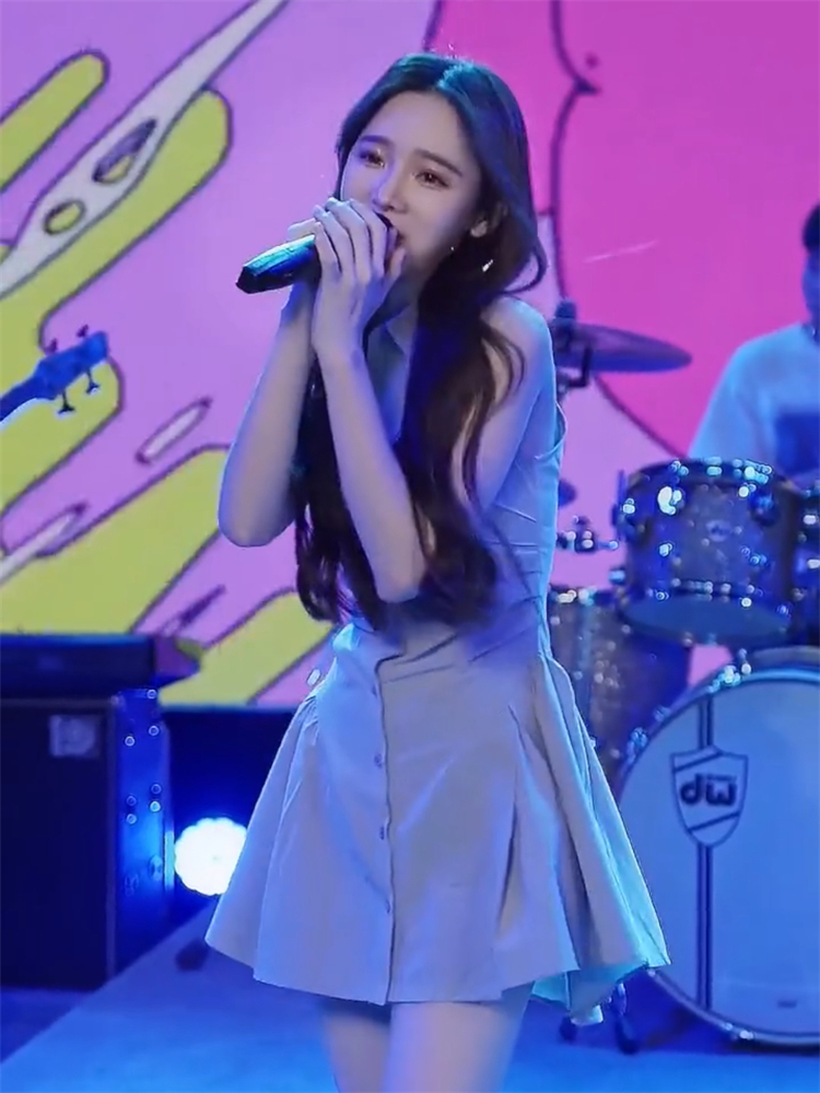 抖音戴羽彤歌曲怎么还不打电话给我同款灰蓝色连衣裙连衣裙