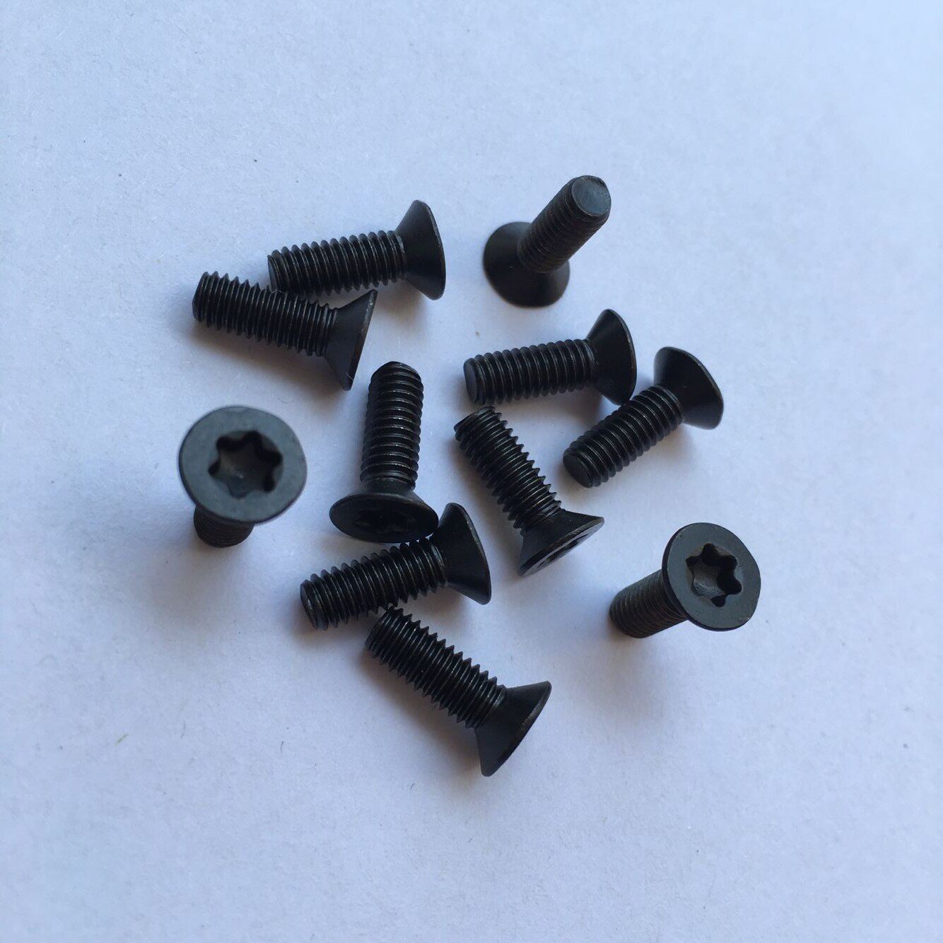 梅花黑色不锈钢平头沉头防盗螺钉螺丝m3m4螺钉