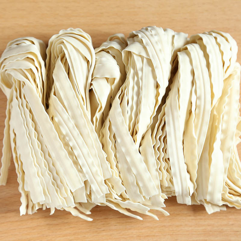 三个樱桃刀削面宽条面挂面面条今旭拉面半干面火锅面板面餐饮整箱