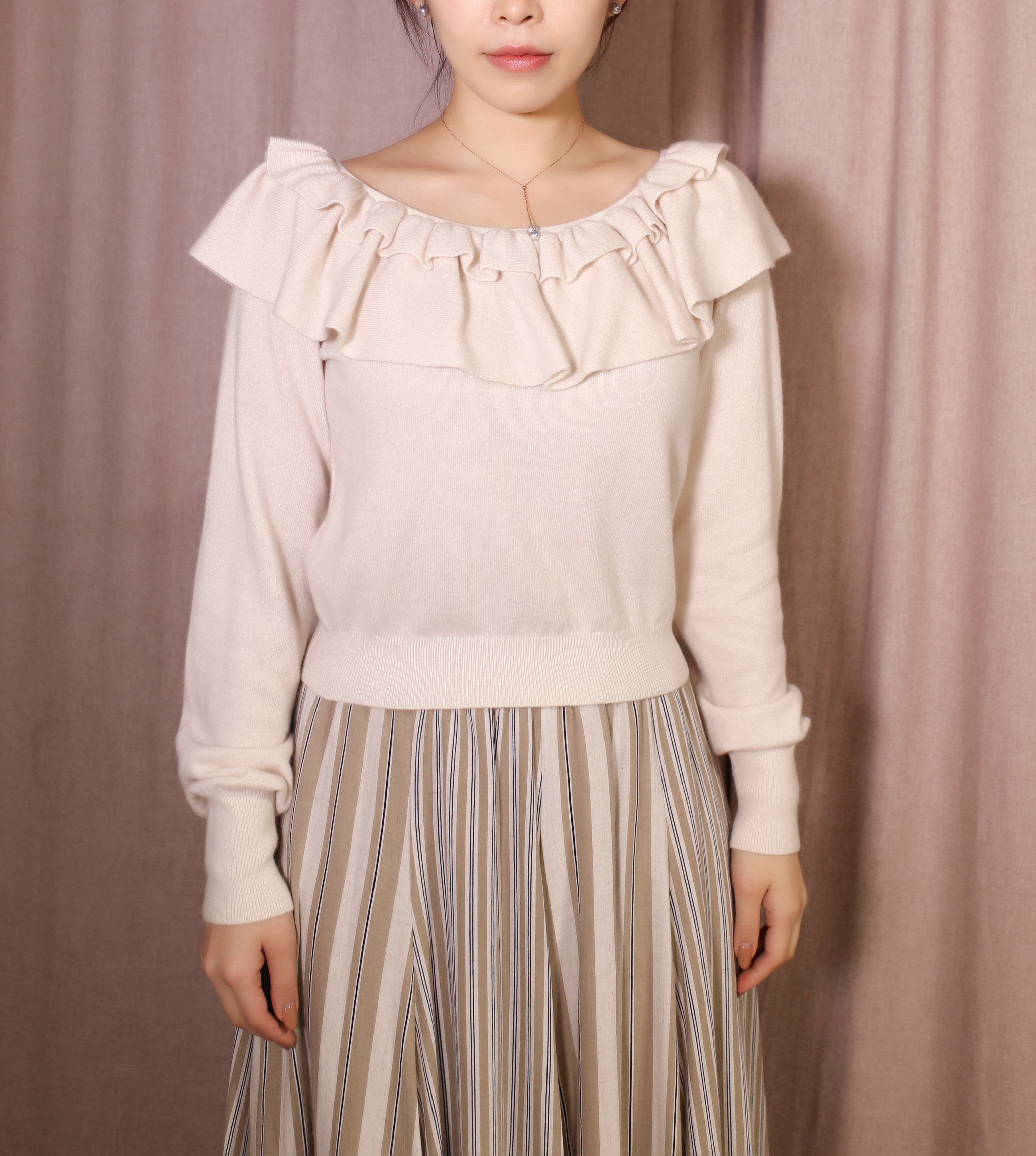 sense神思2020早春 miyo鲍美瑶同款荷叶边 大领子一字领米白毛衣