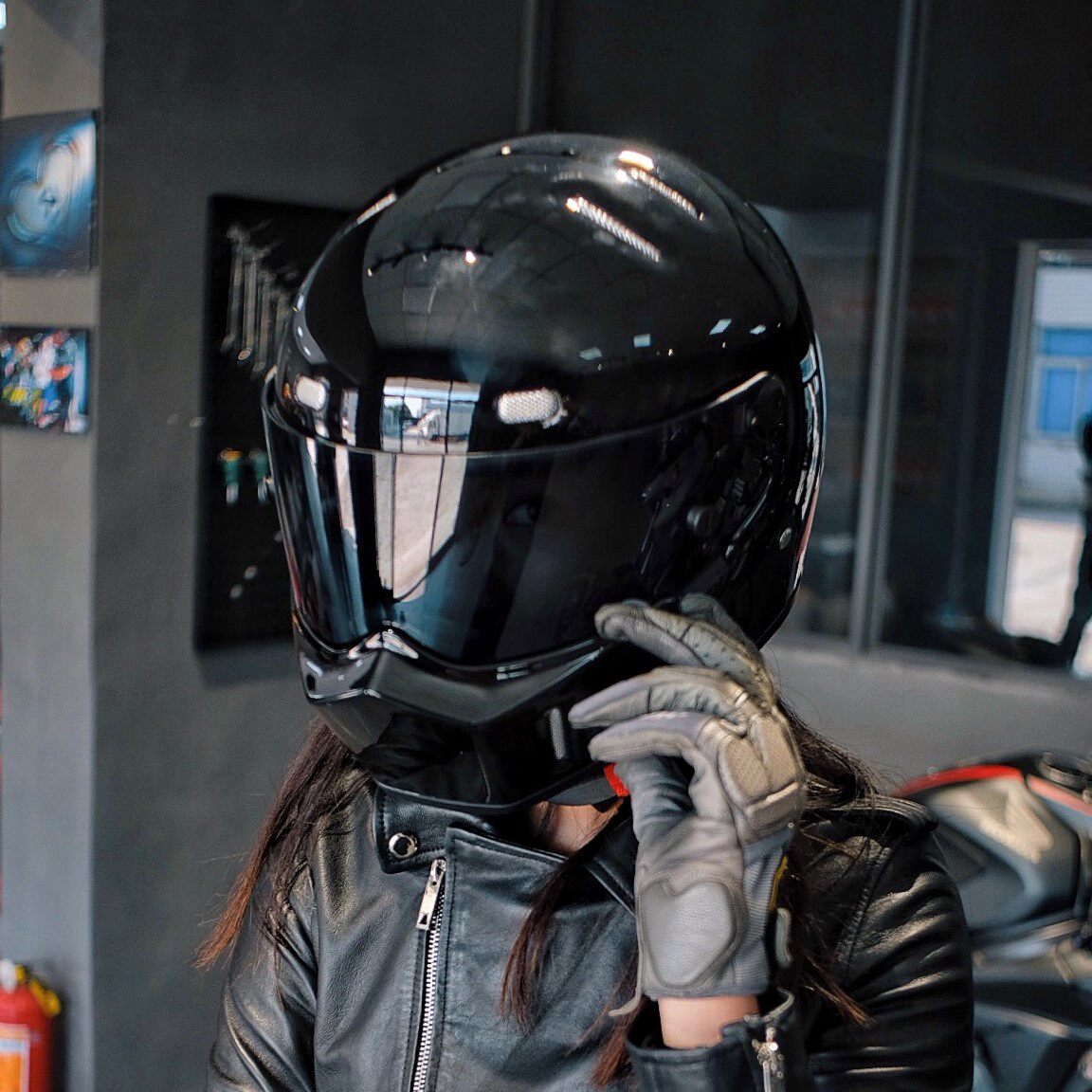 辛普森头盔simpson黑色外形复刻刻版dot认证玻璃电动车头盔