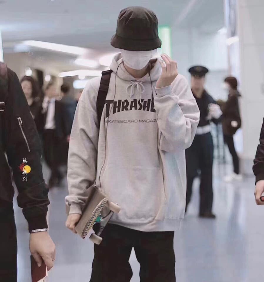 王一博火焰情侣衣帽加绒连帽thrasher品美正品同款卫衣