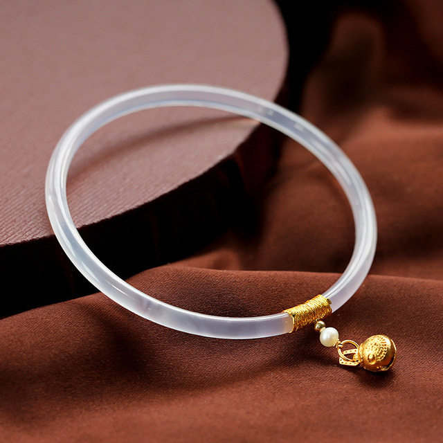 叮当镯女玛瑙玉髓镯子ins小众设计铃铛手镯古风细条玉镯个性宫铃