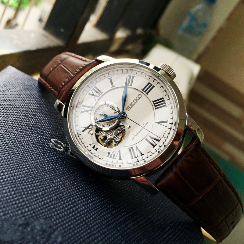 Seiko精工男表蓝针镂空背透罗马复古皮带自动机械手表SSA231