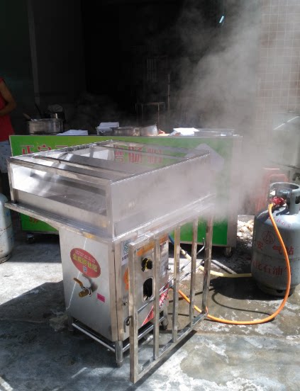 云浮金威跨世纪肠粉机深圳蒸炉商用肠粉机 10-15秒熟粉买炉送配方